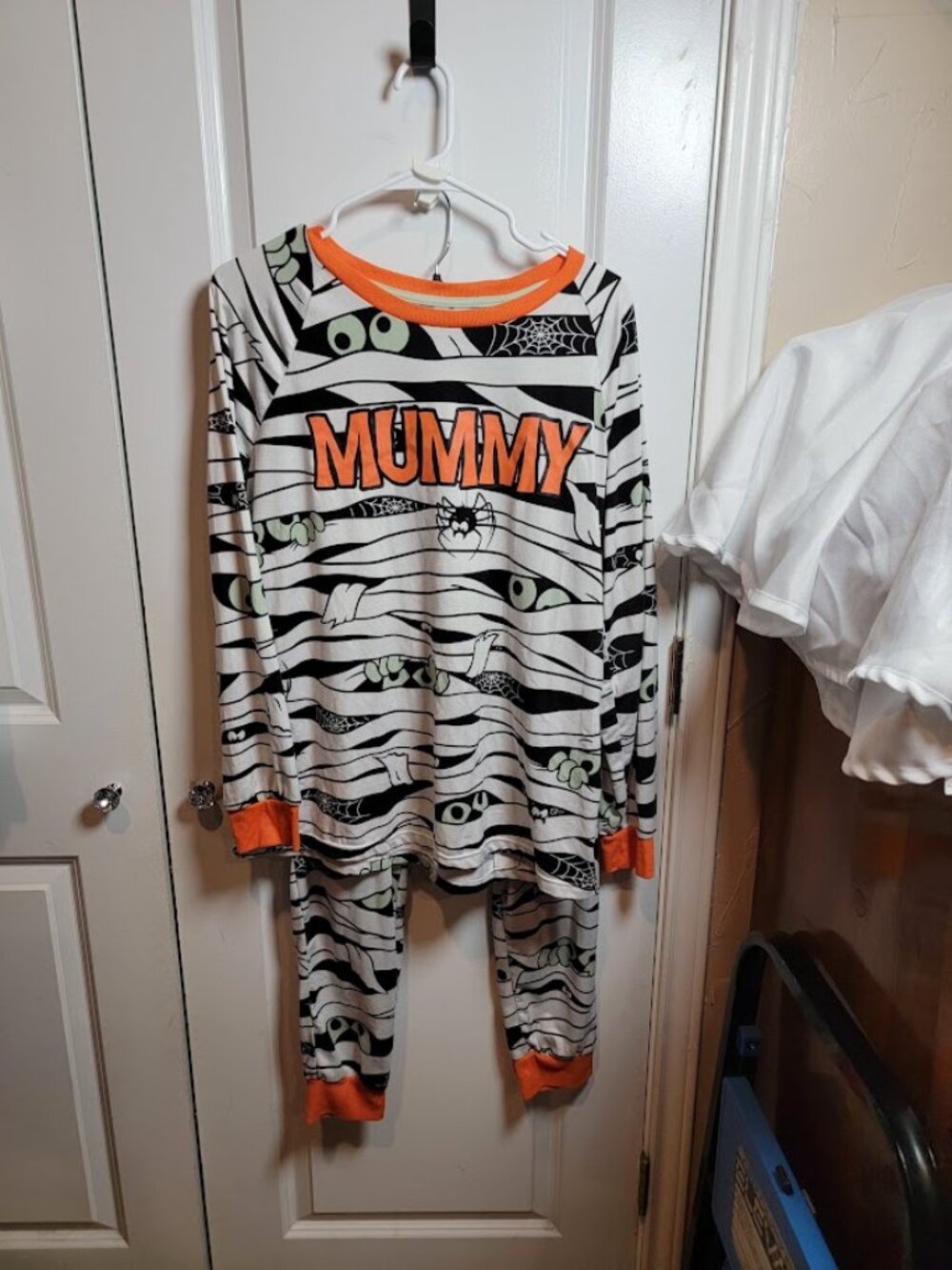 Celebrate Halloween Mummy Pajama Set Women's Medium 2 Piece Long Sleeve Spooky P